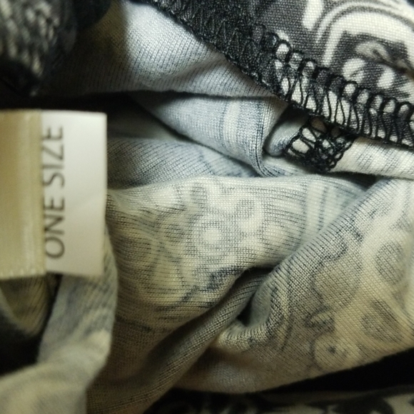 LuLaRoe Humpday Camel Leggings - Picture 3 of 7